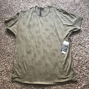 Lululemon To Dye For Lab T-Shirt. NWT. Size Large.
